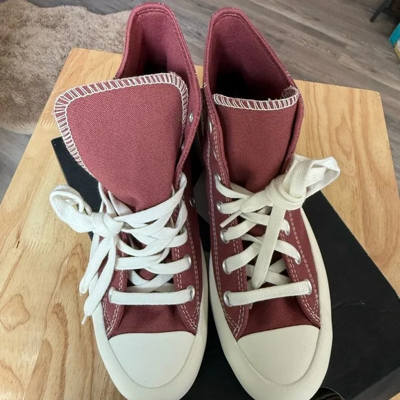 Converse Chuck Taylor All Star Lugged High Top Sneaker Burgundy Women’s 7 Shoe - Picture 3 of 8